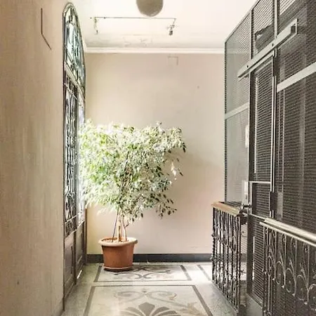 Torino, Centro Cloud 9 + Parking 아파트